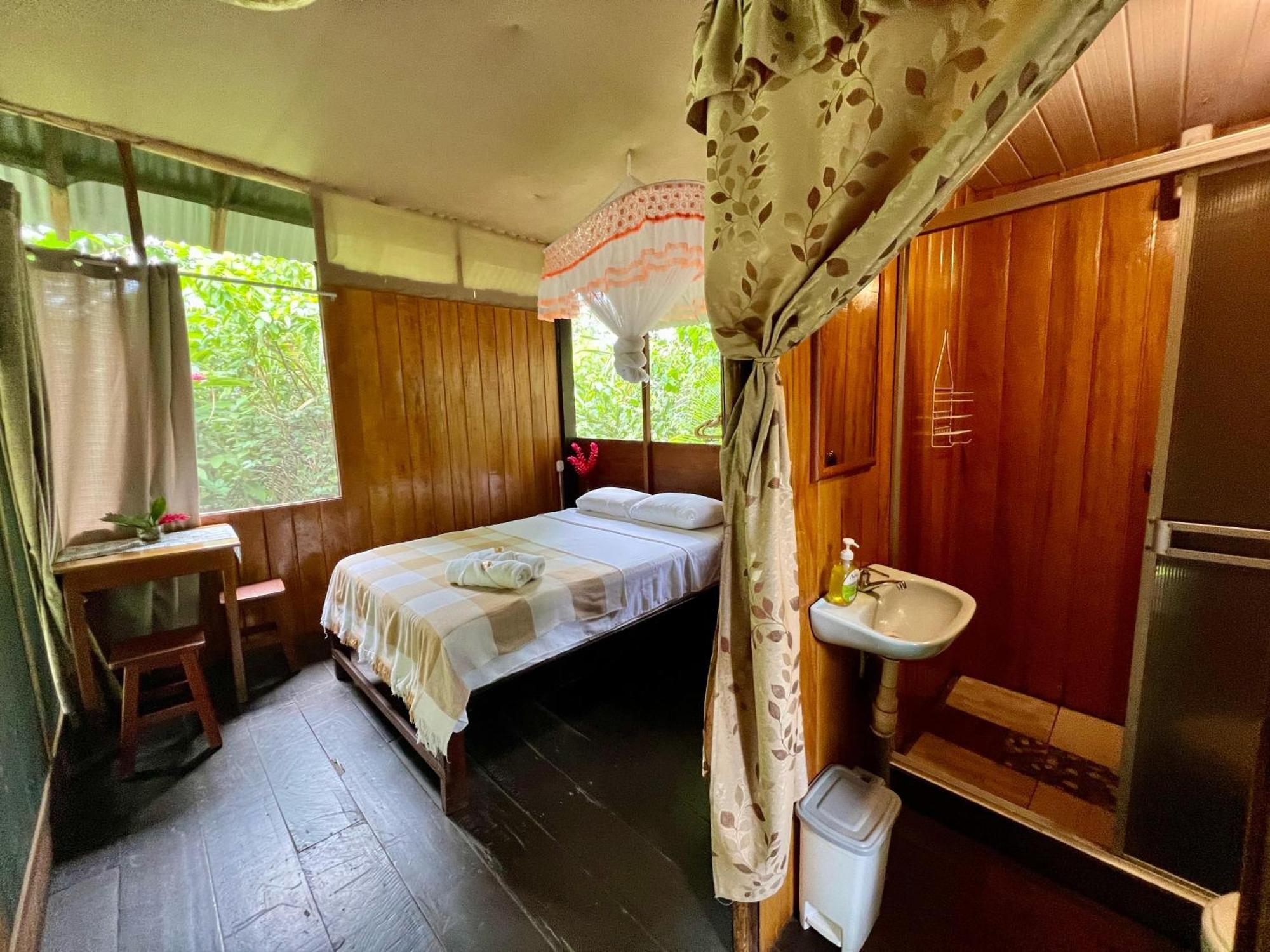 Tronco Tambopata Adventure Hotel ปูแอร์โต มัลโดนาโด ภายนอก รูปภาพ