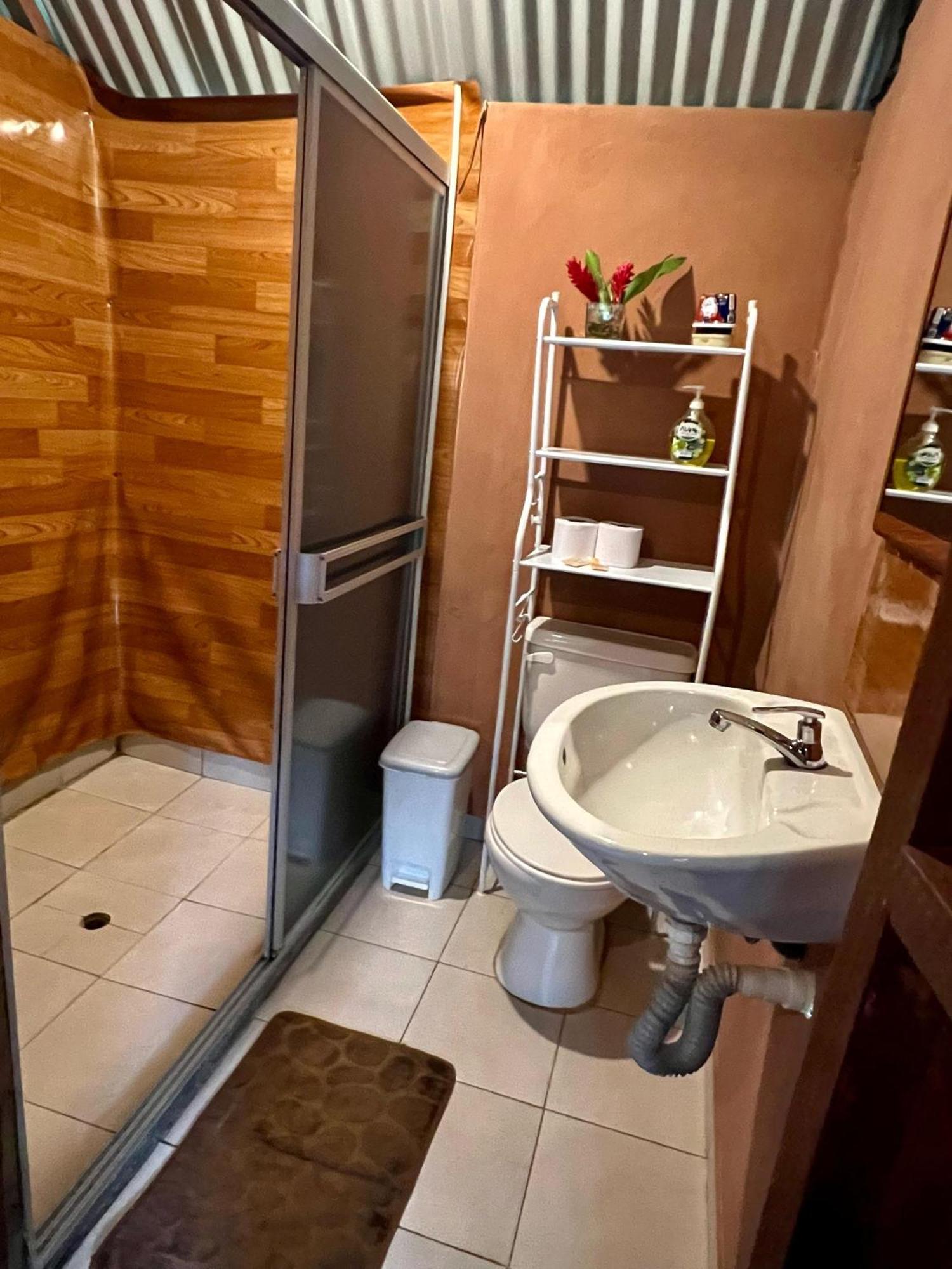 Tronco Tambopata Adventure Hotel ปูแอร์โต มัลโดนาโด ภายนอก รูปภาพ